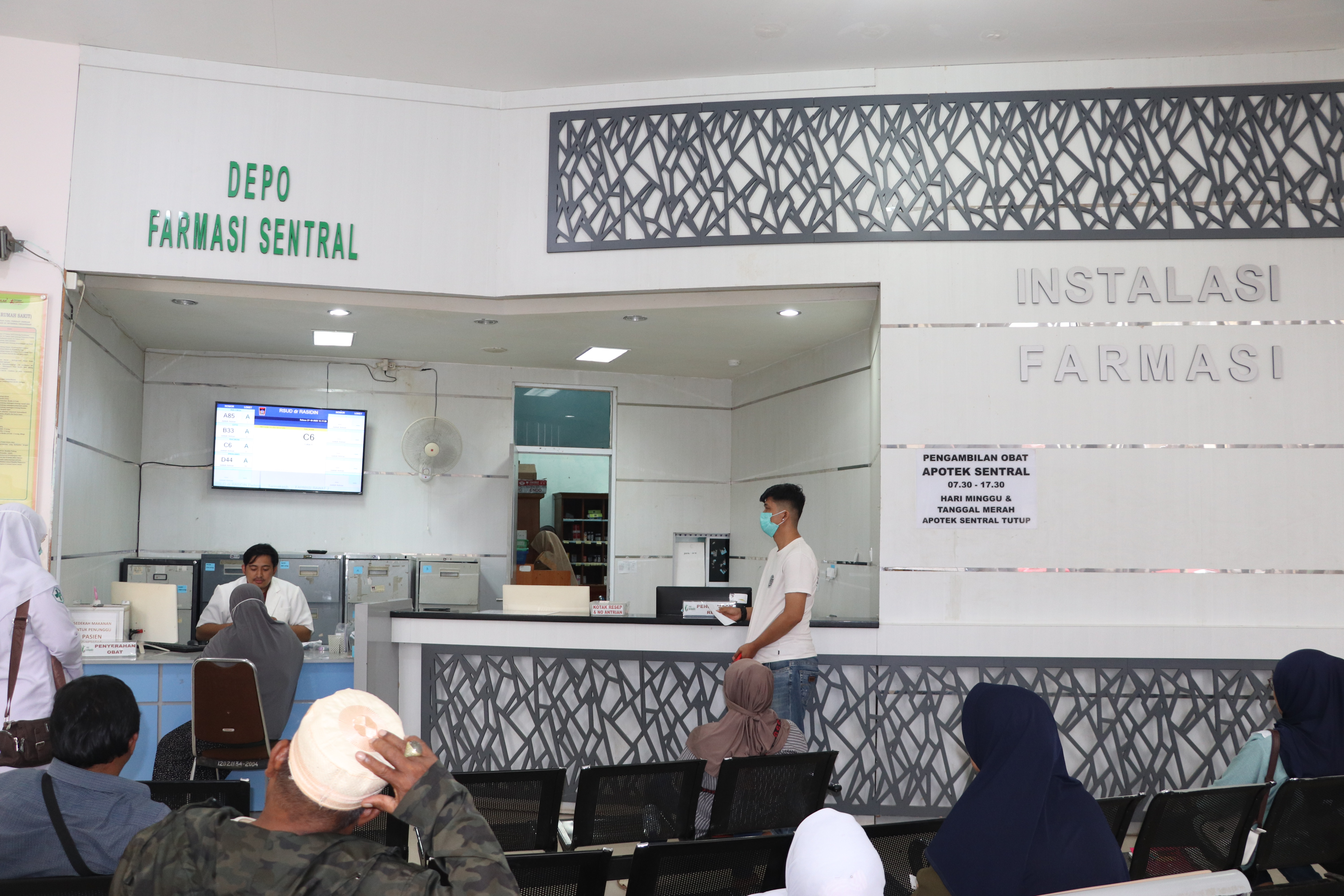 Instalasi Farmasi 24 Jam